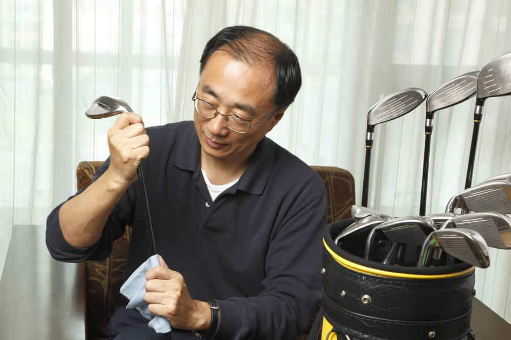 How Can I Polish Golf Clubs Following The Traditional Cleaning Method?